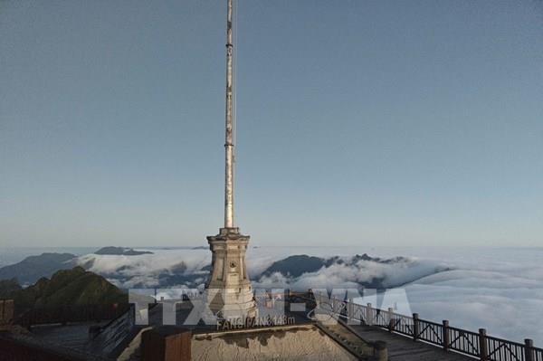 Đỉnh Fansipan (Lào Cai) xuất hiện đợt sương muối đầu tiên