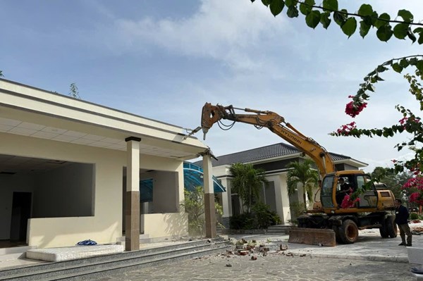 Kiên quyết thu hồi đất bị lấn chiếm trái phép tại Mũi Né (Lâm Đồng)