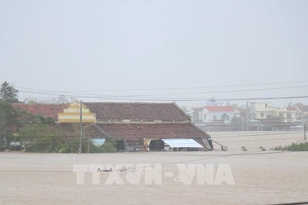 Đắk Lắk nhiều khu vực vẫn ngập sâu trong nước lũ