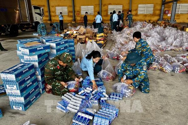 Giữ "mạch sống" hàng hóa thông suốt giữa tâm lũ