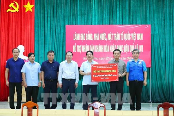 Thành phố Hồ Chí Minh hỗ trợ Khánh Hòa 50 tỷ đồng và hàng chục tấn hàng hóa, nhu yếu phẩm
