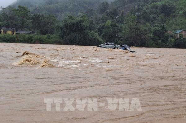 Quảng Trị: Đã tìm thấy thi thể lái xe container bị lũ cuốn trôi