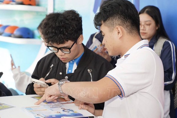 Khởi động chương trình hỗ trợ sinh viên nâng cao năng lực tài chính số