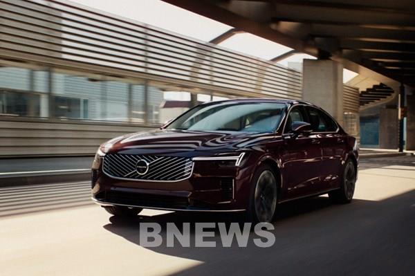 Volvo Car Việt Nam ra mắt bộ đôi SUV XC60 và Sedan S90 nâng cấp nhẹ