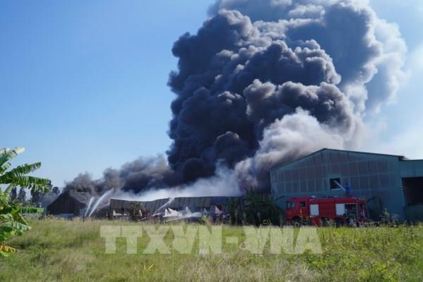 Hải Phòng: Dập tắt vụ cháy lớn tại nhà xưởng chứa nhiều vật liệu