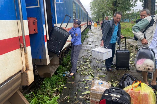 Ngành đường sắt công bố số điện thoại đường dây nóng dịp cao điểm lễ, Tết