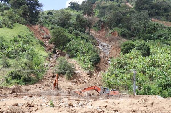 Khánh Hòa: Mưa lũ chia cắt giao thông, Bác Ái Tây oằn mình gánh thiệt hại