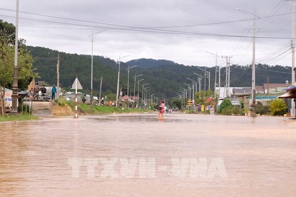 82 hộ tại xã Cát Tiên, tỉnh Lâm Đồng bị chia cắt do ngập nước