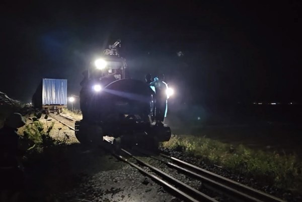 Thông tuyến đường sắt Bắc - Nam sau ảnh hưởng mưa lũ tại Nam Trung Bộ