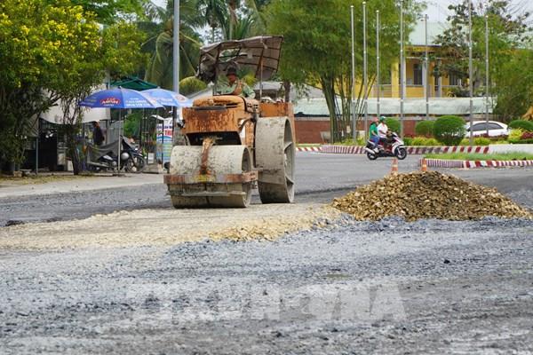 Sau mưa lũ, giao thông Đồng Tháp hư hỏng nghiêm trọng