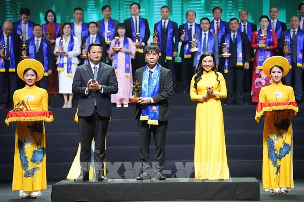 Giải thưởng Sao đỏ 2025: Doanh nhân lấy chữ tâm, chữ tín để phát triển doanh nghiệp
