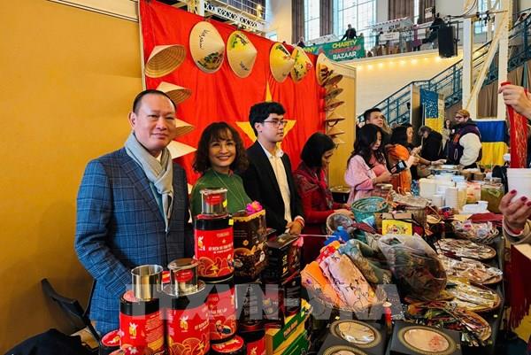 Việt Nam lan tỏa tinh thần thiện nguyện tại Hội chợ Giáng sinh ở Slovakia