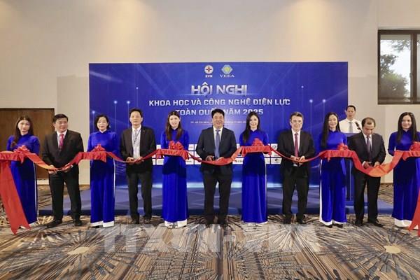 Techshow 2025 giới thiệu loạt công nghệ mới của ngành điện