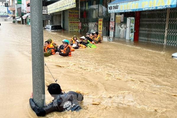 Singapore hỗ trợ Việt Nam và các nước châu Á bị ảnh hưởng do lũ lụt
