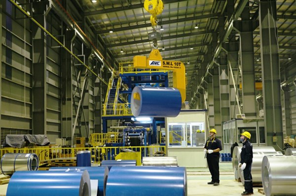 Hòa Phát hỗ trợ người dân Đắk Lắk 100.000m2 tôn lợp để sửa chữa nhà