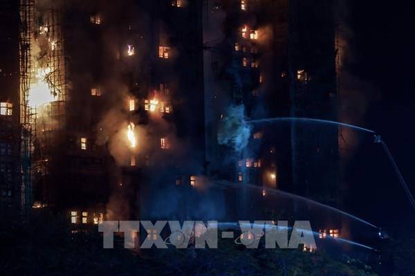 Ít nhất có 83 người thiệt mạng trong vụ cháy chung cư ở Hong Kong (Trung Quốc)