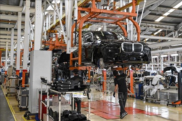 Nhiều công ty Đức chuyển sản xuất ra nước ngoài vì thuế quan Mỹ