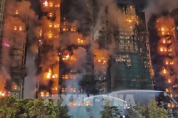 Bắt giữ thêm 6 người trong vụ cháy chung cư ở Hong Kong (Trung Quốc)