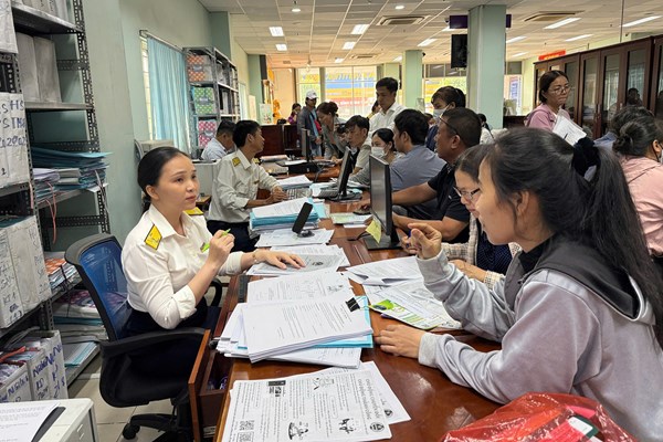 “Chạy nước rút” hỗ trợ hộ kinh doanh chuyển từ thuế khoán sang kê khai