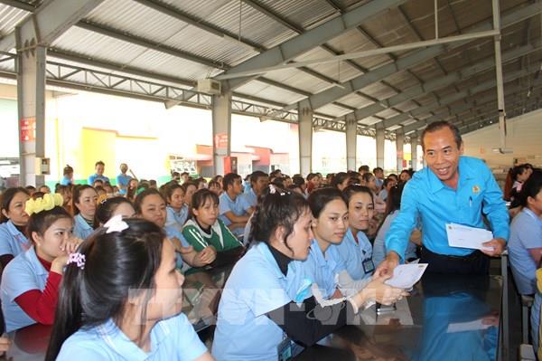 Hậu lũ lụt: Lâm Đồng sát cánh cùng người lao động