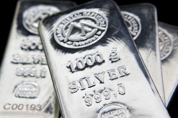 Giá bạc lập đỉnh mới nhờ kỳ vọng Fed hạ lãi suất và nguồn cung thắt chặt