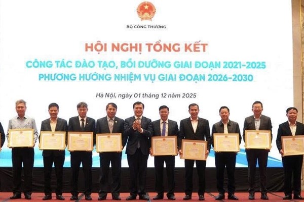 Thứ trưởng Nguyễn Sinh Nhật Tân: Ngành công thương cần bứt phá toàn diện về đào tạo