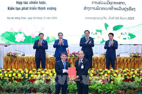 Thủ tướng Phạm Minh Chính và Thủ tướng Lào cùng chủ trì Hội nghị xúc tiến đầu tư Việt Nam – Lào