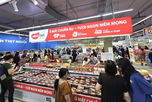 Kìm giá hàng hóa leo thang do xăng dầu