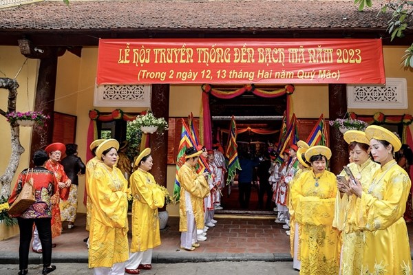 Từ ngày 8/12, Hà Nội thu phí tham quan Đền Bạch Mã và Đình Kim Ngân 