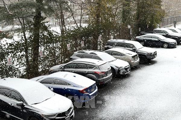 Người dân Washington D.C ngỡ ngàng đón tuyết trong tháng 12