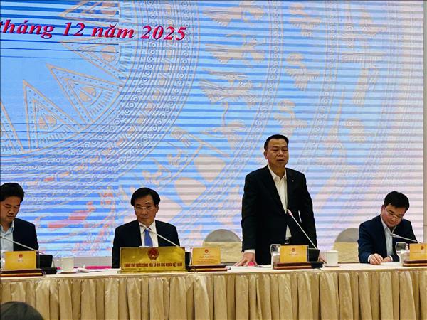 Cơ cấu nợ, giảm thuế, hỗ trợ giống, vốn cho người dân sau bão lũ