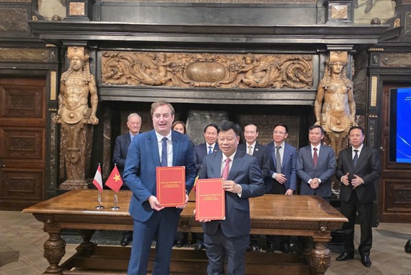 Kết nối trung tâm cảng biển của Việt Nam và Bỉ