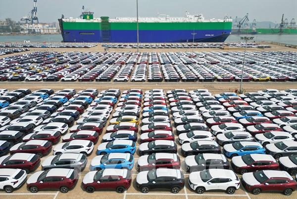 Thị trường ô tô Trung Quốc ổn định trước thềm thay đổi chính sách