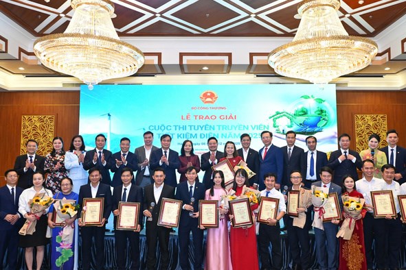 Trao giải cuộc thi Tuyên truyền viên tiết kiệm điện năm 2025