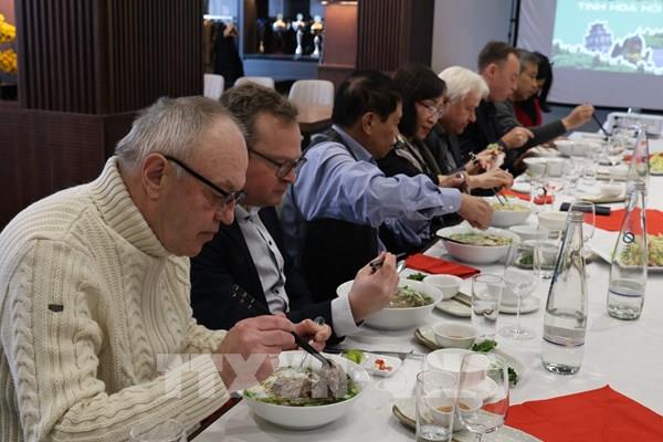 Giới thiệu Phở Việt Nam đến với bạn bè Đức