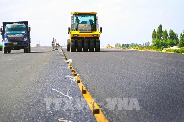 Hình ảnh đại công trường cao tốc Cần Thơ – Cà Mau tăng tốc về đích