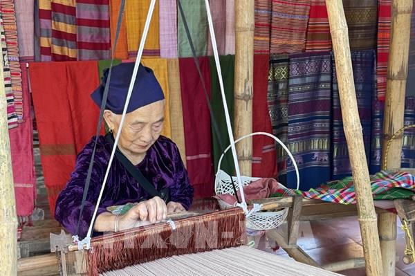 Giữ hồn thổ cẩm giữa đại ngàn Pù Luông