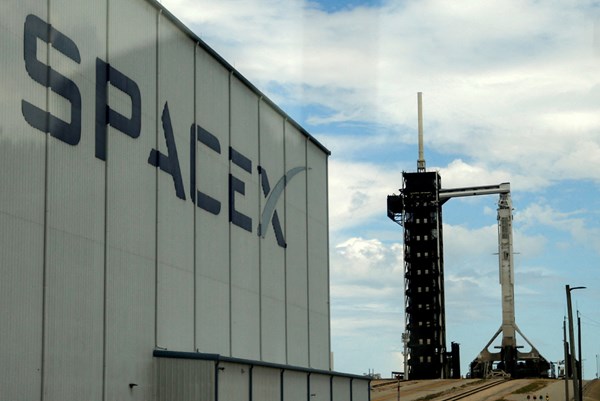 Giao dịch nội bộ đẩy mức định giá cho SpaceX lên 800 tỷ USD