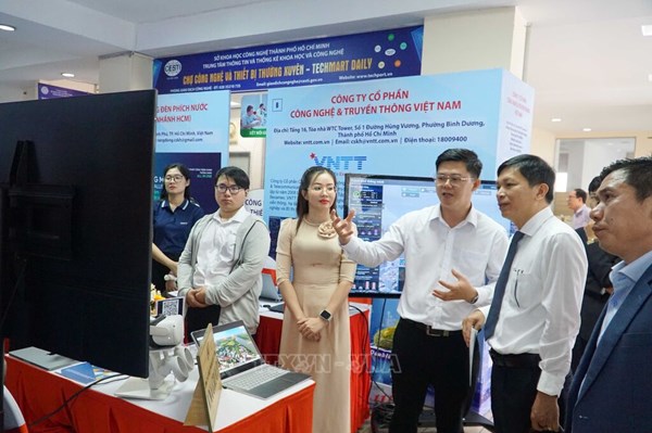 Giới thiệu công nghệ, thiết bị hỗ trợ chuyển đổi số xây dựng đô thị thông minh