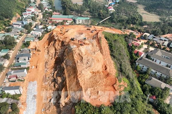 Dự án đường Hồ Chí Minh đoạn Chợ Chu – Ngã ba Trung Sơn: Đẩy nhanh tiến độ thi công khu tái định cư