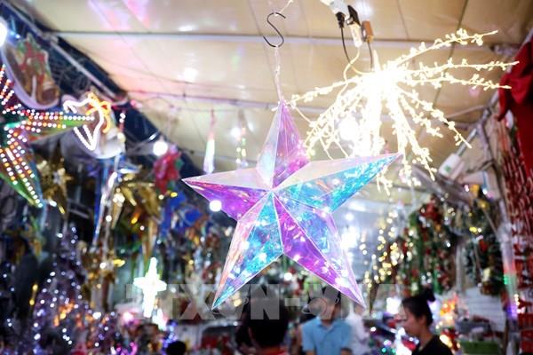 Noel đến sớm trên phố mua sắm Thành phố Hồ Chí Minh