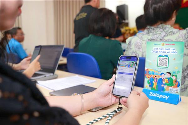 Thanh toán số đồng hành cùng chương trình đưa công nhân về quê ăn Tết