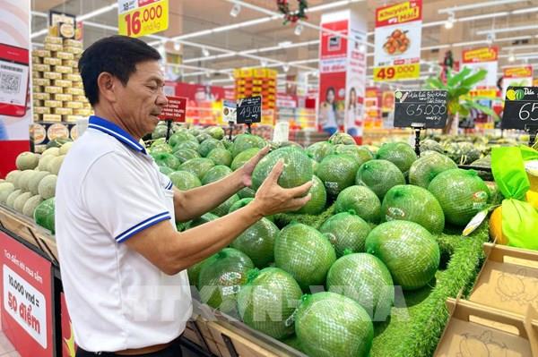 Bưởi Tết lên giá sớm, người trồng dè dặt, người mua tính toán