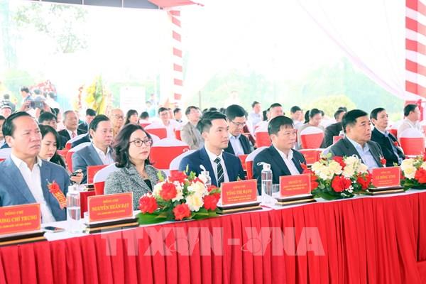 Phó Thủ tướng Nguyễn Chí Dũng dự lễ khởi công dự án nhà ở xã hội trung tâm Đồng Hới