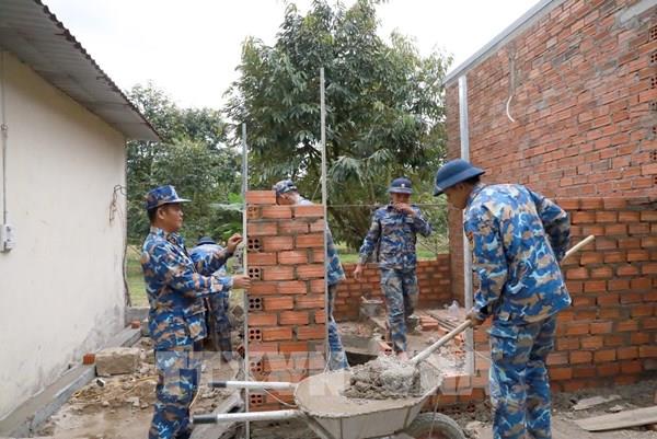 Chiến dịch Quang Trung: Người thợ xây mặc áo lính biển