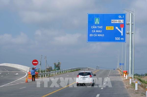 Cao tốc Cần Thơ – Hậu Giang thông xe: Hành trình 40km chỉ còn 30 phút