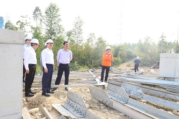 Xuất tuyến 110kV sau TBA 220kV Bá Thiện: Gỡ vướng mắc, tăng tốc thi công giai đoạn cao điểm