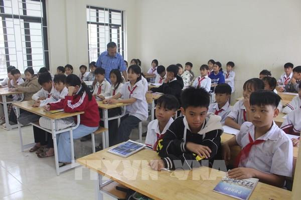 Hơn 10.000 tiết dạy thừa: Gánh nặng chưa được "cởi trói”