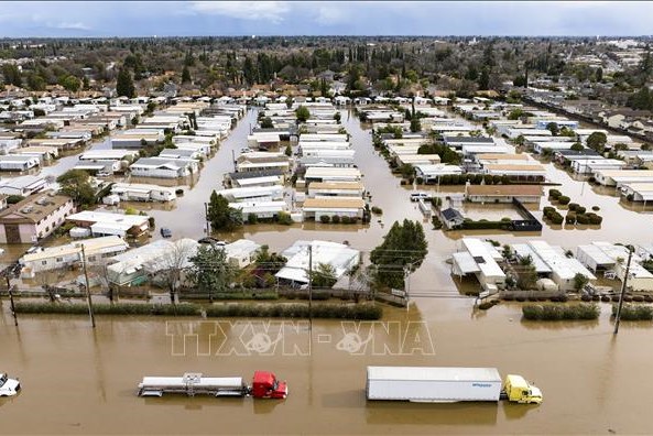 California sơ tán hàng trăm người vì ‘sông khí quyển’ đe dọa lũ