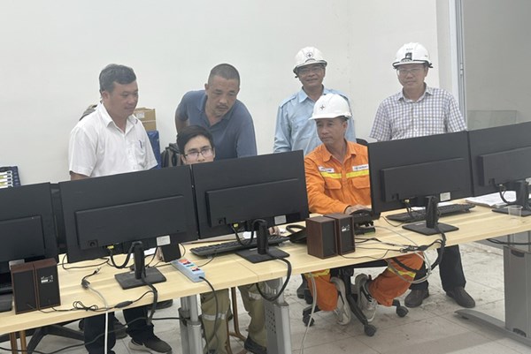 Đóng điện trạm biến áp 220kV Lấp Vò 